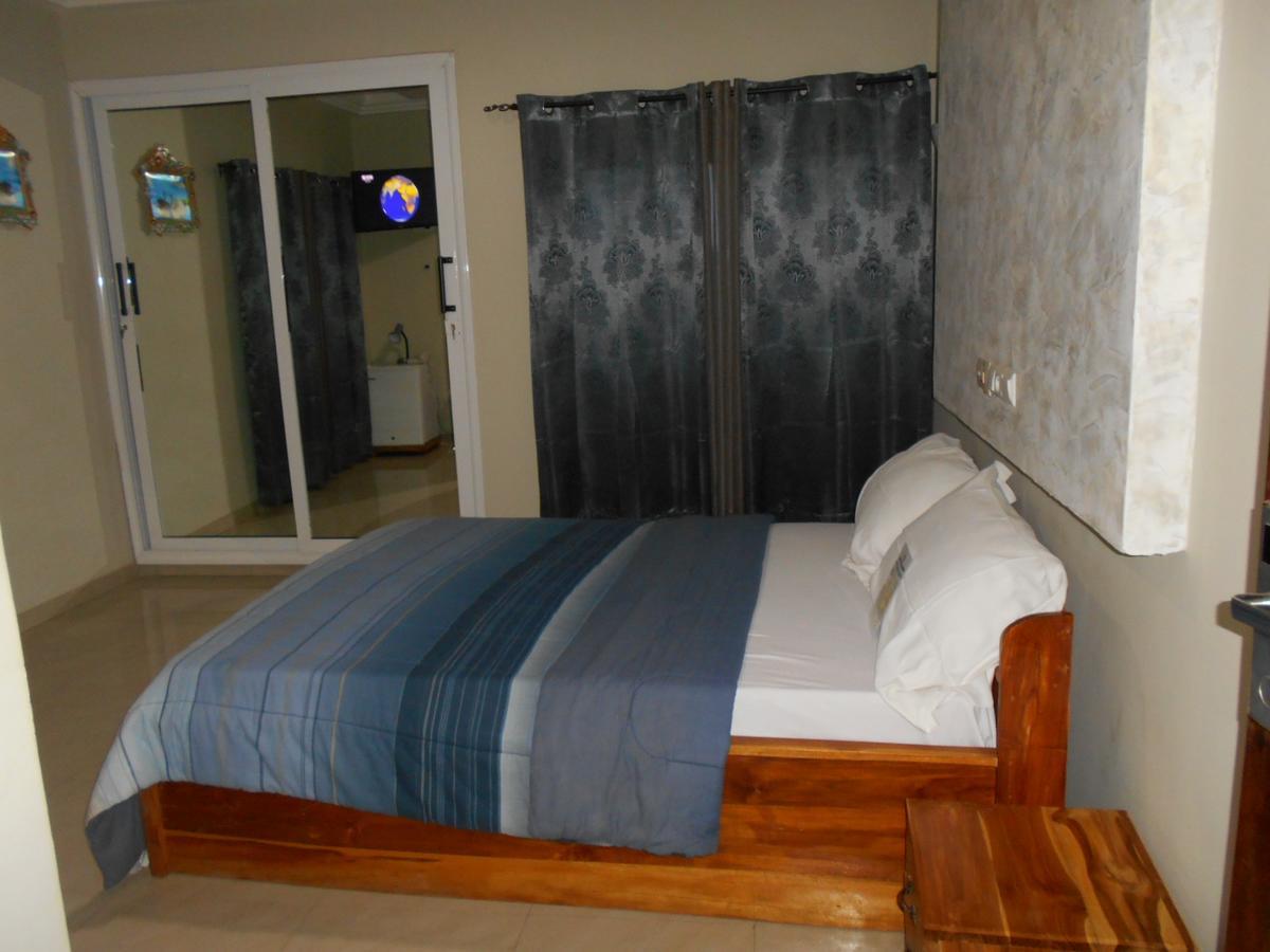 Agla Hotel Lome Ngoại thất bức ảnh