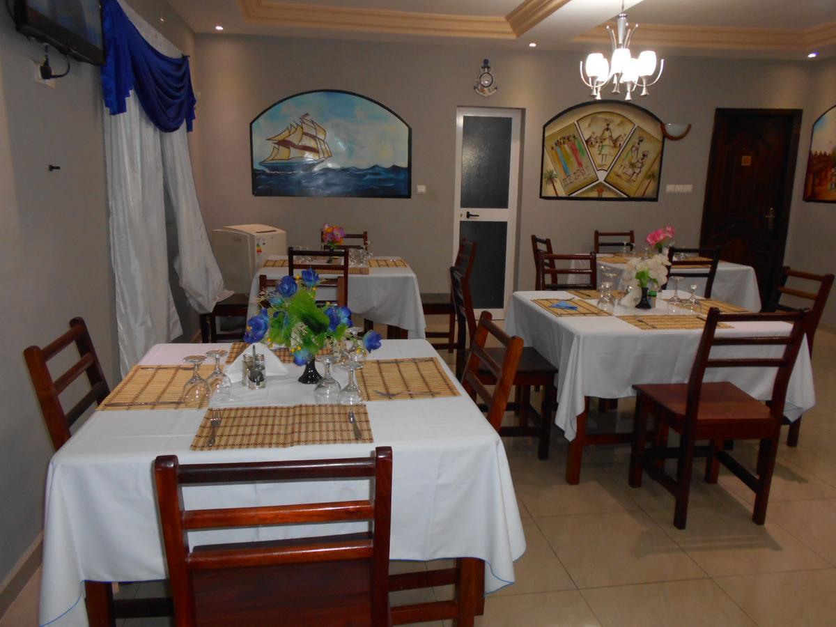 Agla Hotel Lome Ngoại thất bức ảnh
