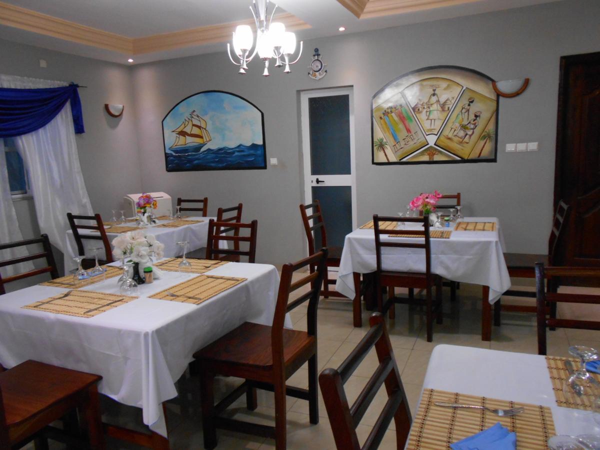 Agla Hotel Lome Ngoại thất bức ảnh