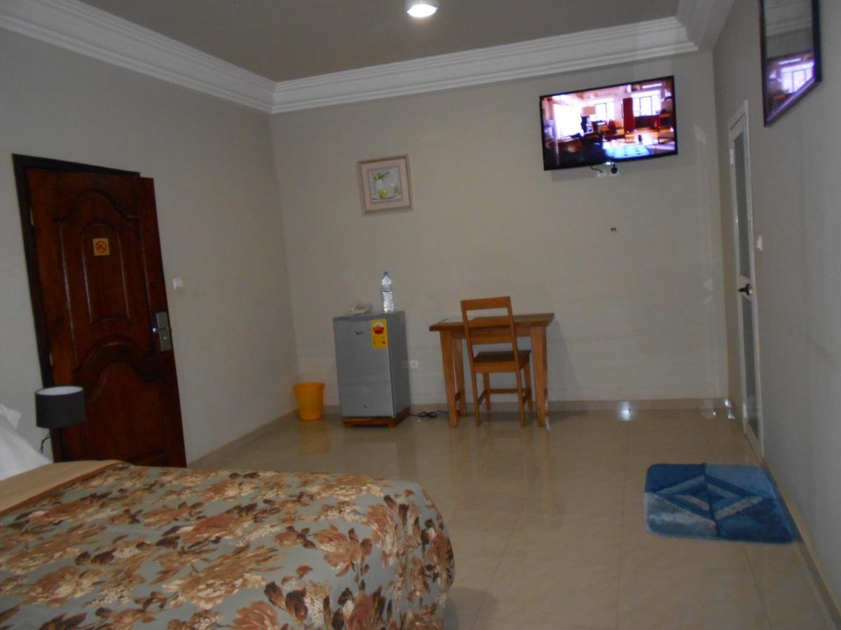 Agla Hotel Lome Ngoại thất bức ảnh